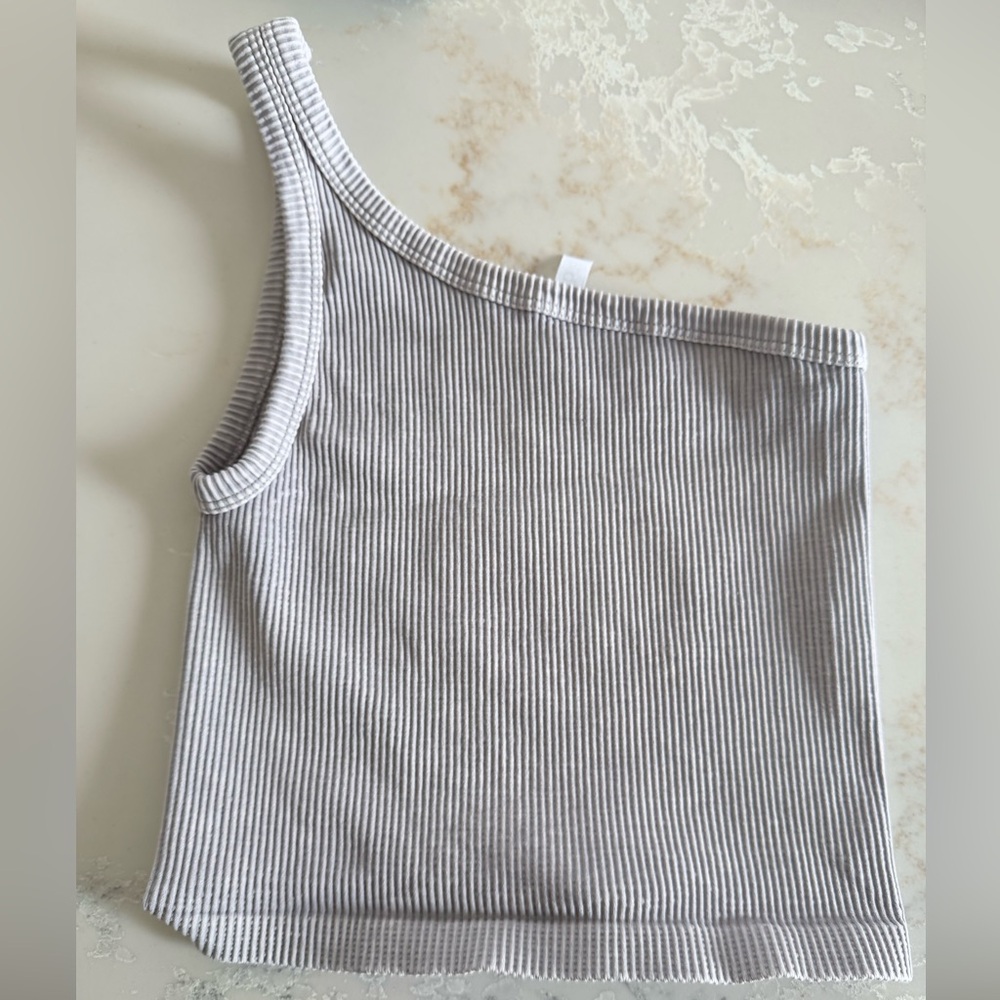 Women’s one shoulder tank in cool grey, one size